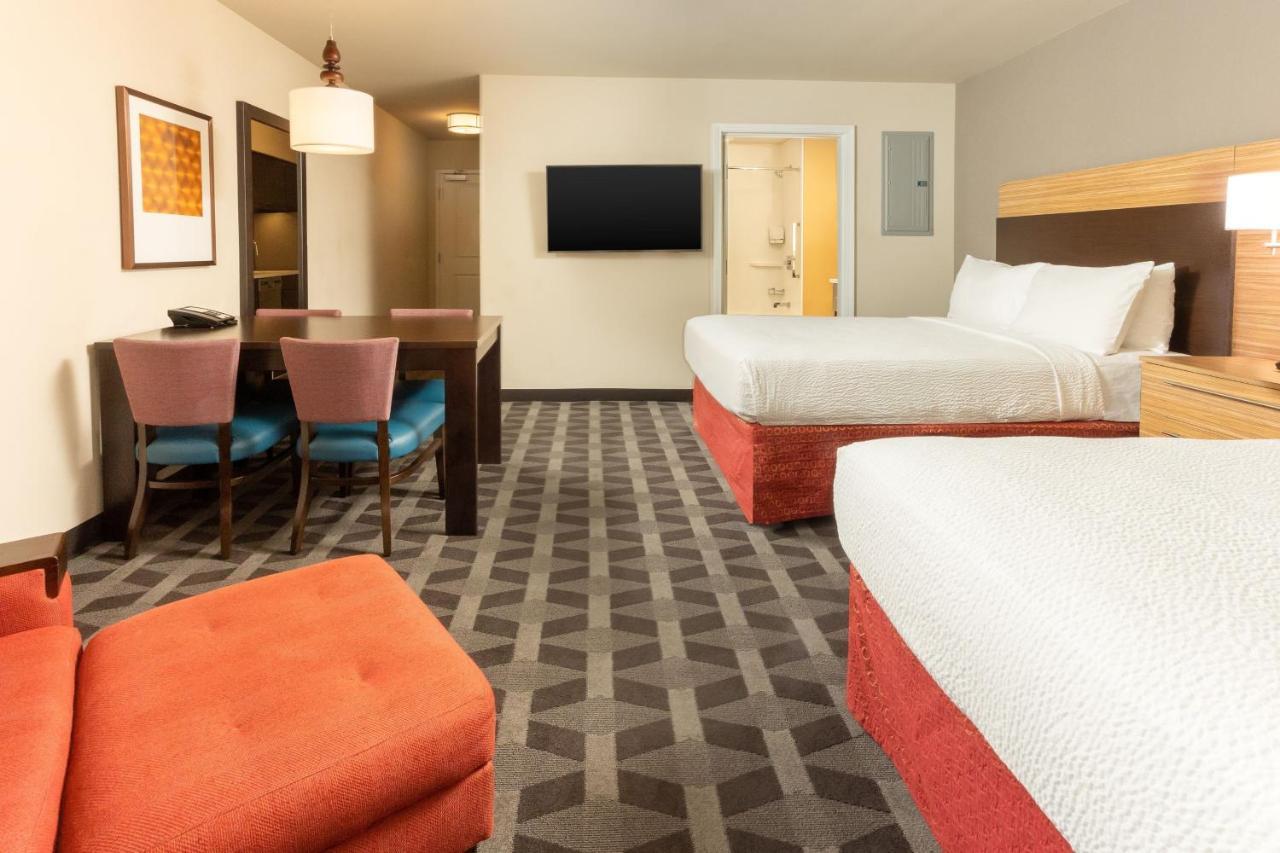 Towneplace Suites By Marriott Las Vegas Stadium District Exterior photo