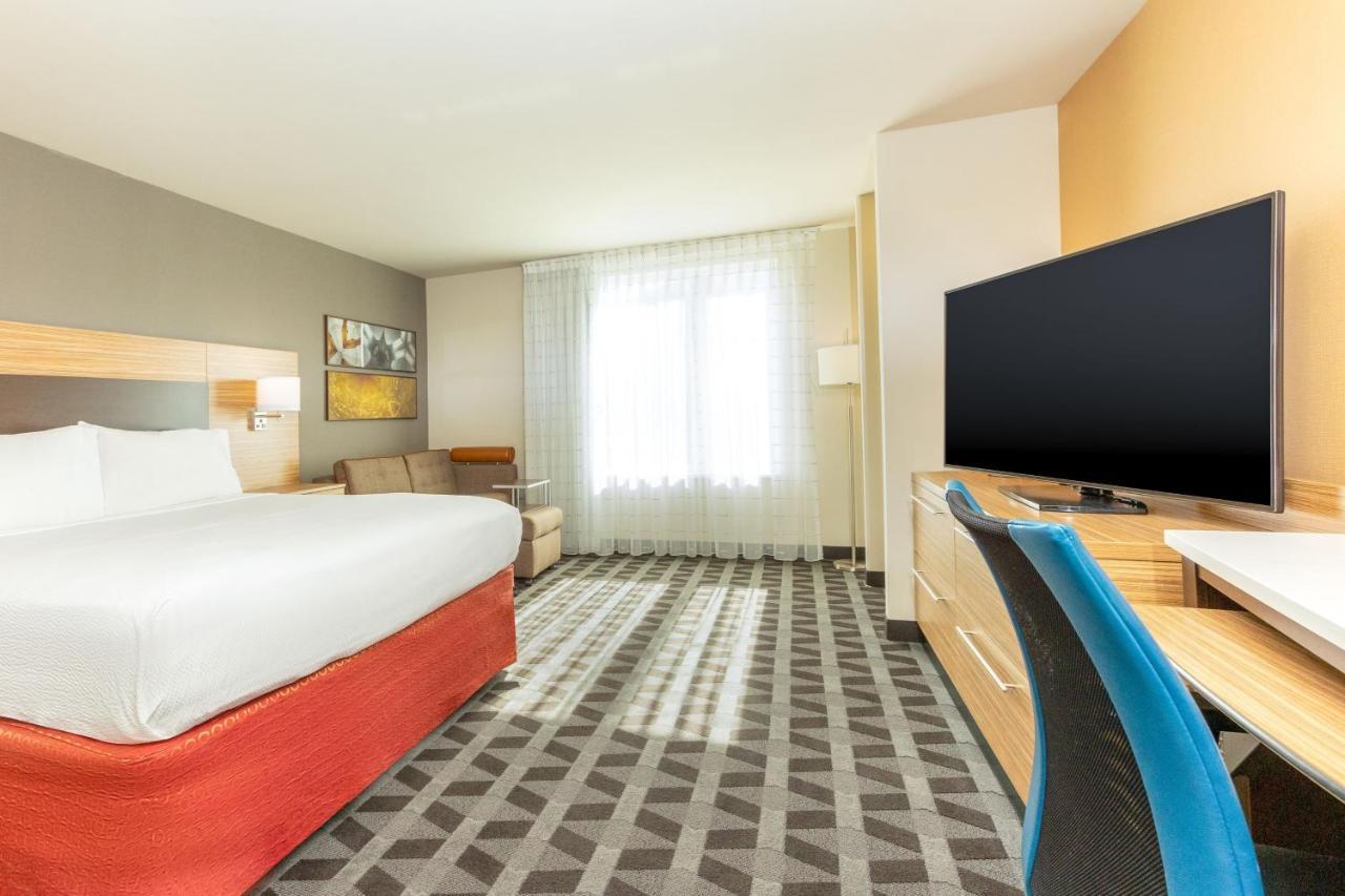 Towneplace Suites By Marriott Las Vegas Stadium District Exterior photo