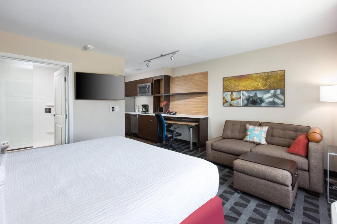 Towneplace Suites By Marriott Las Vegas Stadium District Exterior photo