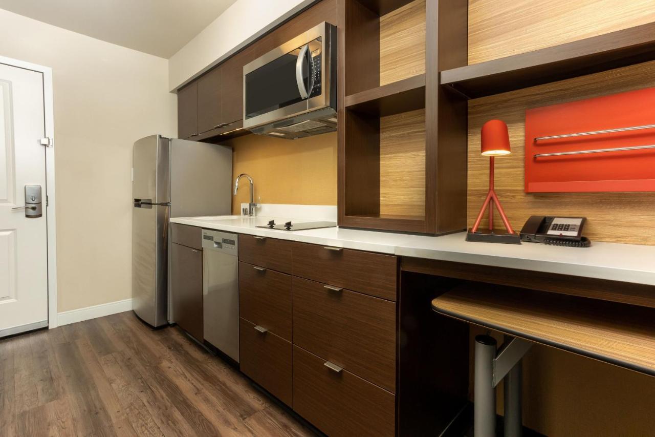 Towneplace Suites By Marriott Las Vegas Stadium District Exterior photo