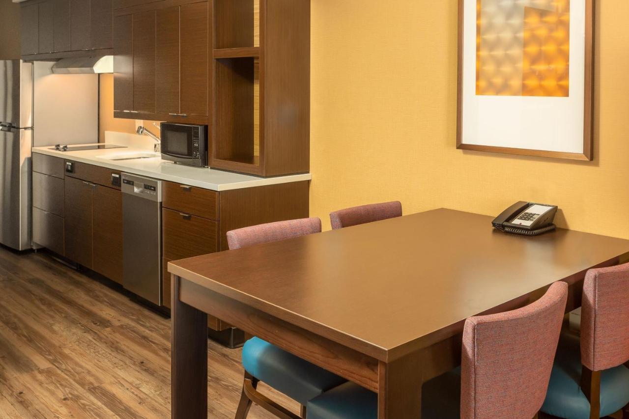Towneplace Suites By Marriott Las Vegas Stadium District Exterior photo